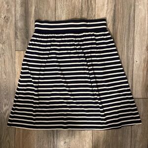 Boden navy and white skirt